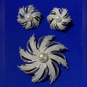 Vintage Sarah Coventry Jewelry Set